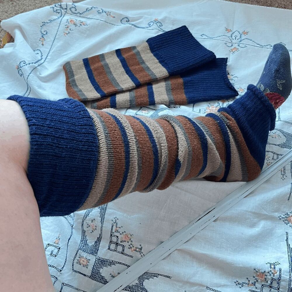 VTG 25" Knit Leg Warmers Navy Blue and Brown Striped